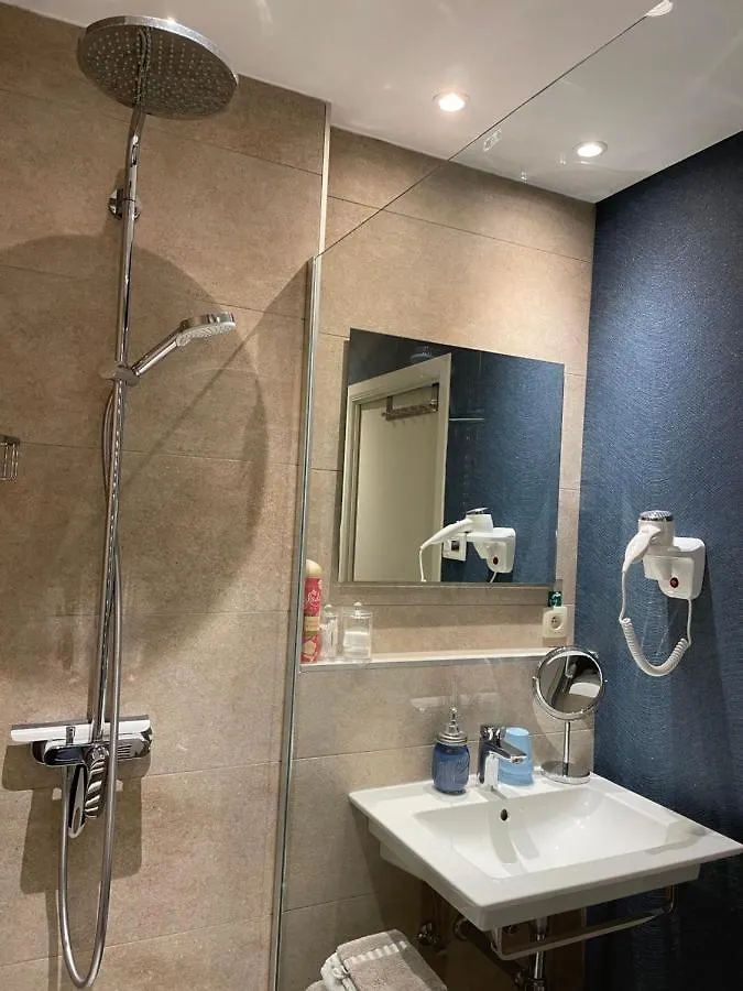 Guesthouse De Loft Μπριζ 3*,